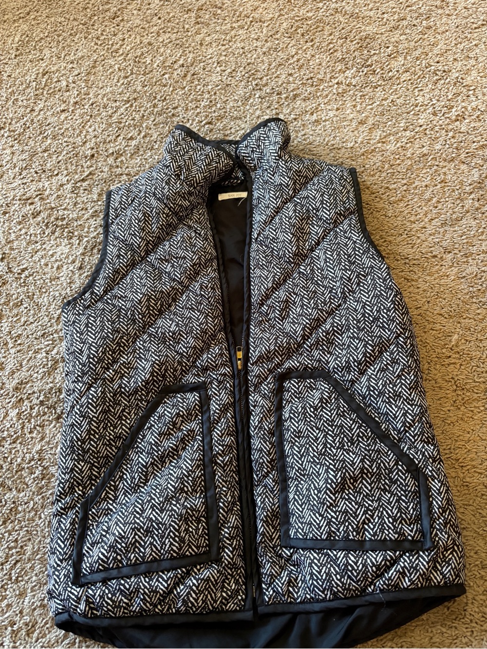 Black white quilted vest
